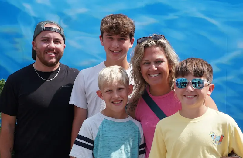Family with 3 kids